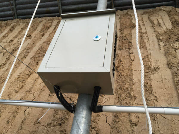 農業(yè)園區(qū)安裝監(jiān)控配電箱