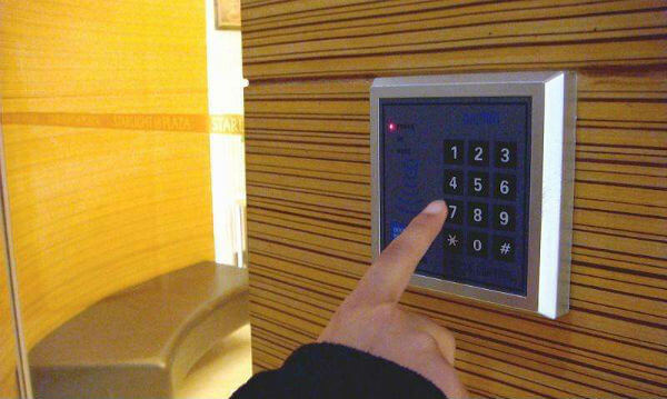 密碼門禁系統(tǒng)