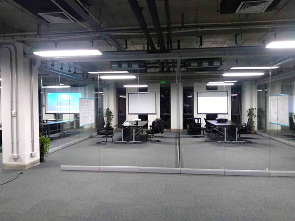 亦莊光機(jī)電基地的辦公環(huán)境 亦莊光機(jī)電基地的辦公環(huán)境