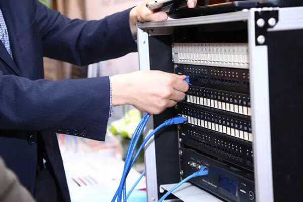 綜合布線要按規(guī)格連接線纜